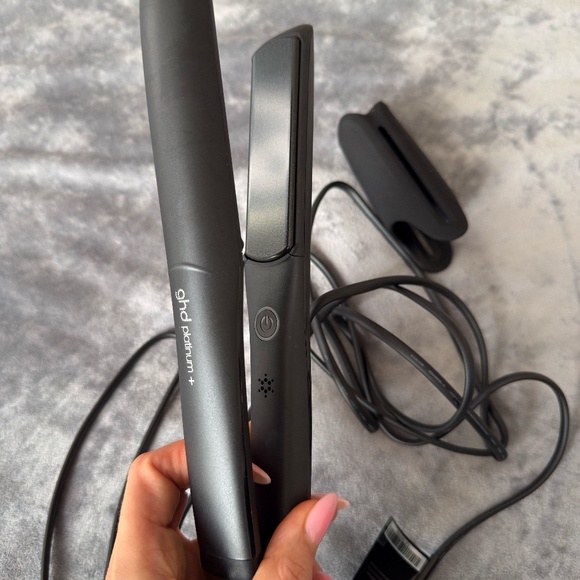 ghd Platinum+ Styler — 1” Flat Iron - Picture 5 of 6